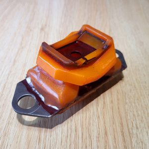 Поліуретанова подушка двигуна ліва RENAULT DACIA Logan Sandero Sandero Stepway 6001548160 8200358147 8200297939