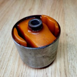 Поліуретанова подушка двигуна задня змінний сайлентблок Mazda 626 GE4T39040 MZMGFARR GG2P39040A