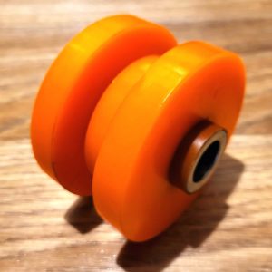 Поліуретанова подушка кпп коробки перемикання передач Ford Mondeo Cougar 1097914 1006033 97BB6P082AB 7140300002 98BB6P082AA 95BB6P082DA 97BB6P082CA 51372 80000465 1097914 98BB6P082AA