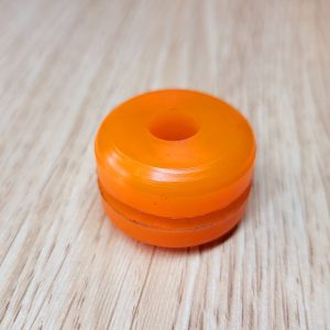 Поліуретанова втулка стійки переднього стабілізатора Audi 80 90 Volkswagen Passat 857 407 473 A 857407473A