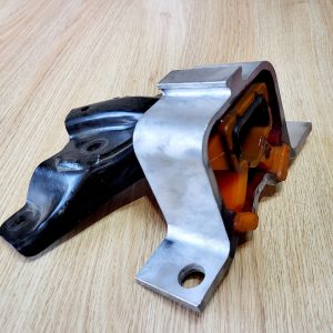 Поліуретанова подушка двигуна права RENAULT DACIA Logan Sandero 8200204600 112107695R 8200805581