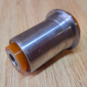 Поліуретановий сайлентблок переднього важеля внутрішній Volvo 740 760 780 940 960 1273235 3530388 1014779 22939 2553 411018 867610 853235 S2090009 3530388 55922939 2307-0510 23070510 L27802 1014779 22939 2553 512190 853235