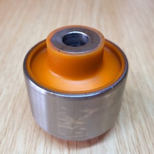 Поліуретановий сайлентблок поперечного важеля Nissan Patrol Safari 54582VC100 54582-VC110 54582VC11054582VC11B 55130VC100 NAB241RUB NAB241Z