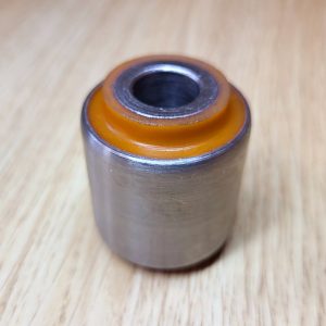 Poliuretanovyi-sailentblok-poperechnoho-vazhelia-zovnishnii-Lincoln-Mkc-EJ7C5K652AC-EJ7C-5K652-AC-EJ7Z-5500-A-EJ7Z5500A