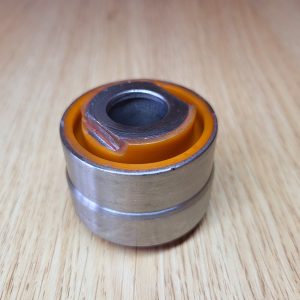 Поліуретановий сайлентблок заднього нижнього прямого важеля зовнішній Nissan Maxima Altima 551A0-9HS0A 551A0-3TA0A 551A1-3TA0A 551A09HS0A 551A03TA0A 551A13TA0A