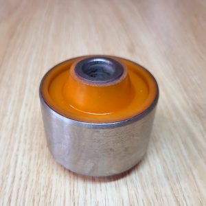 Поліуретановий сайлентблок заднього поздовжнього важеля Mitsubishi Pajero MB631492 MB584041 MAB492 MAB-492 MAB492 NMS3024