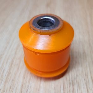 Поліуретановий сайлентблок заднього поздовжнього важеля передній Mazda 626 Ford Probe KA2128200C KA2128200C GE4T28200B G37628200 G39228200 KA1028200 GE4T28200C GE4T28250B GE4T28250C GF3H28200BQ0370732 0525GFRR 23034 4517385