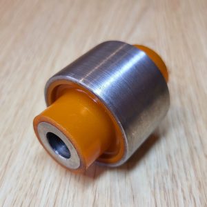 Поліуретановий сайлентблок задньої цапфи верхній Land Rover Range Rover Sport Discovery LRAB003Z RLH500020 LR045824 LR045825 RHF500100 RHF500031